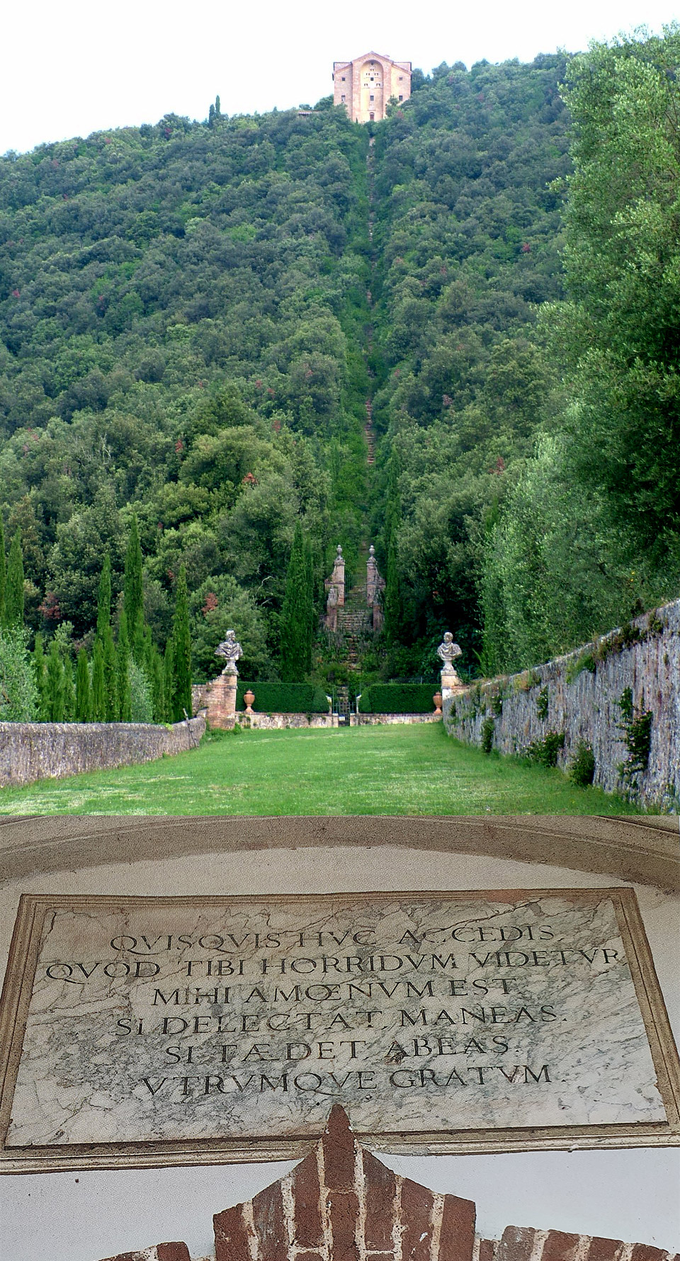 Plaque welcoming visitors to the Villa Cetinale